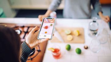 Moment Launches RTRO Vintage Film App SLR Lounge